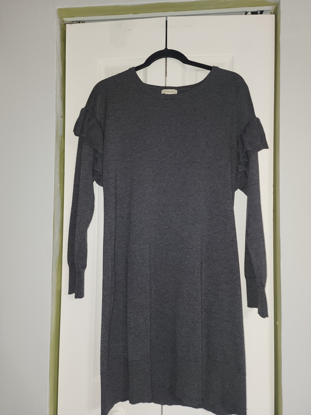 Max Studio Charcoal Grey Long-Sleeve Ruffle-Shoulder Knit Dress Size M